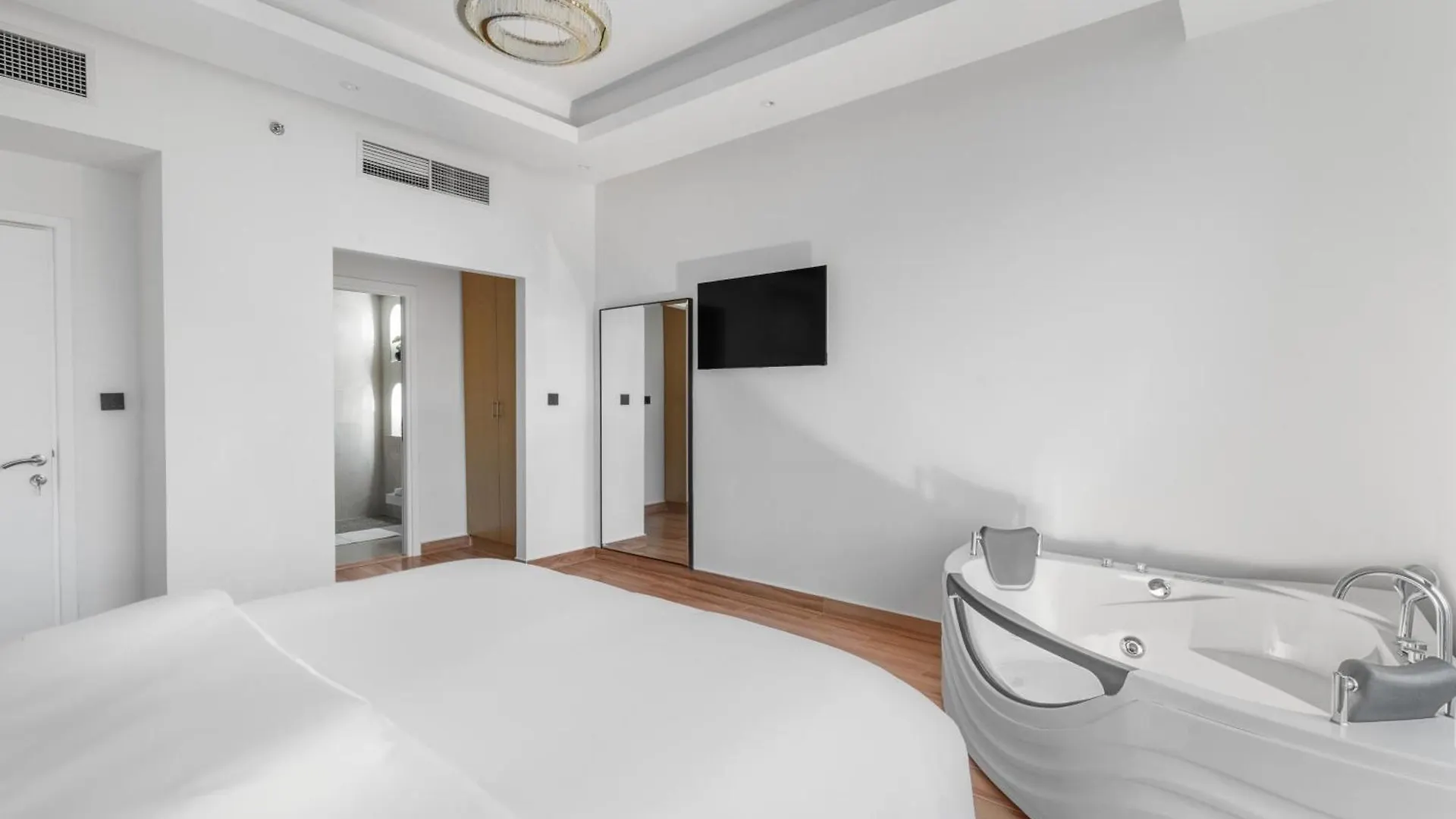 2Br Marina View - Beach Access - Sleeps 8 In Jbr Dubai